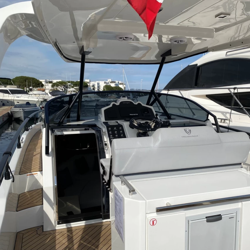 FIM Regina 340 Bateau disponible Cannes Mandelieu Modern Boat