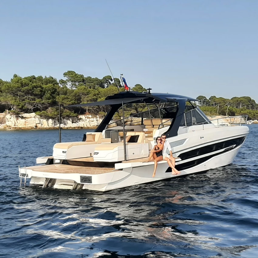 FIM 470 Disponible Modern Boat Cannes Mandelieu France