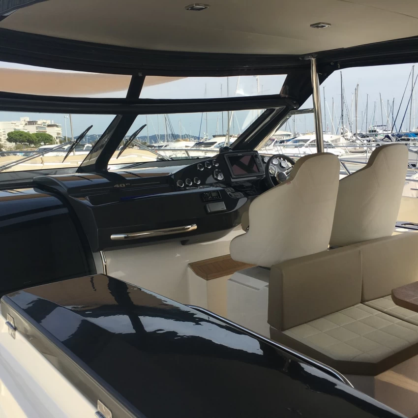 ABSOLUTE 40 STL Disponible Modern Boat Cannes Mandelieu France